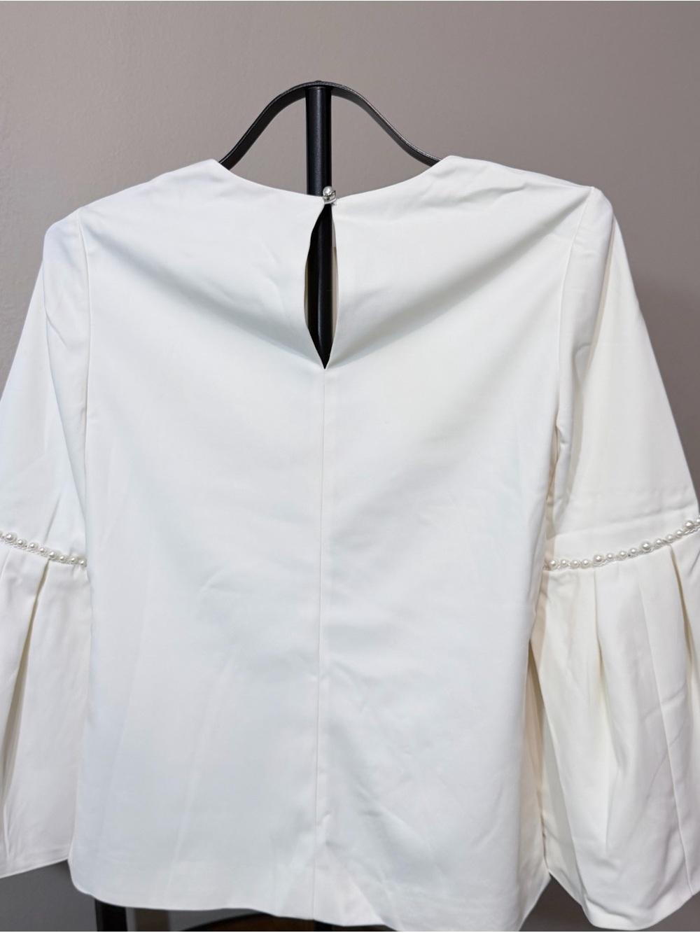 Ted Baker Off White Pearl-Trim Holiday Classic Blouse Size M or Pit to Pit 17” - Picture 3 of 8